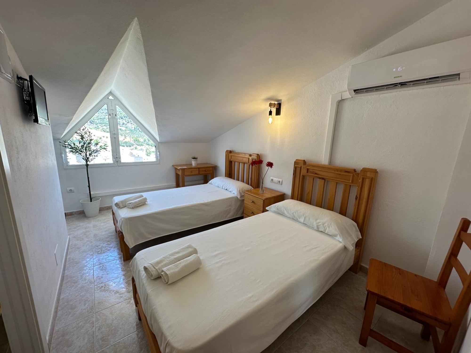 Hostal Sango Sierra De Las Nieves Alozaina エクステリア 写真
