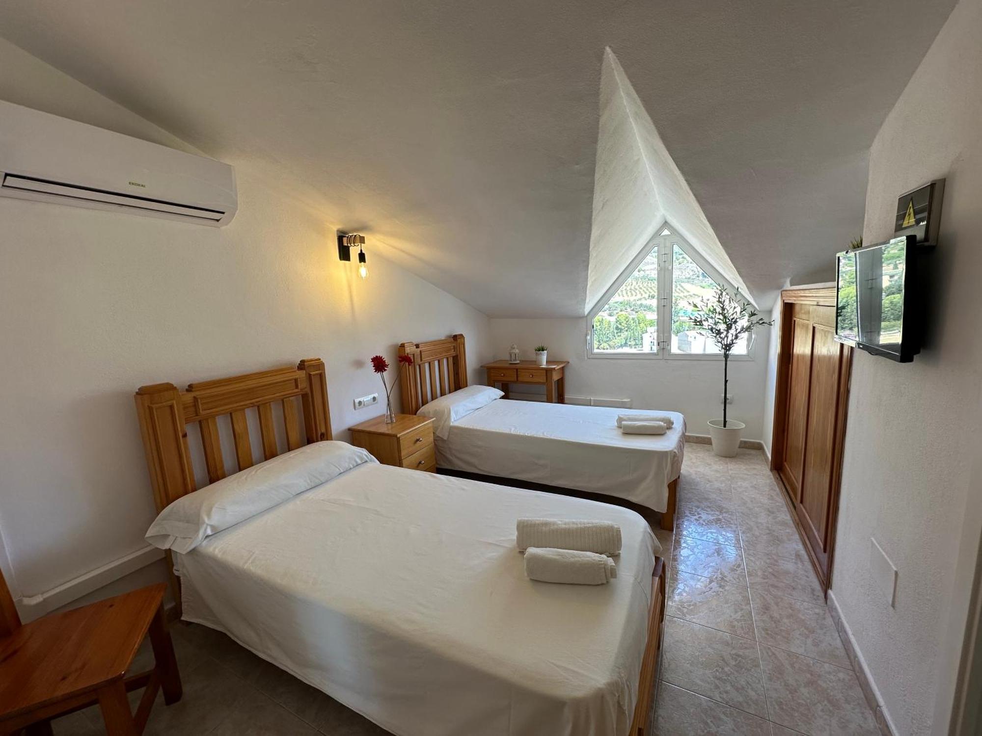 Hostal Sango Sierra De Las Nieves Alozaina エクステリア 写真