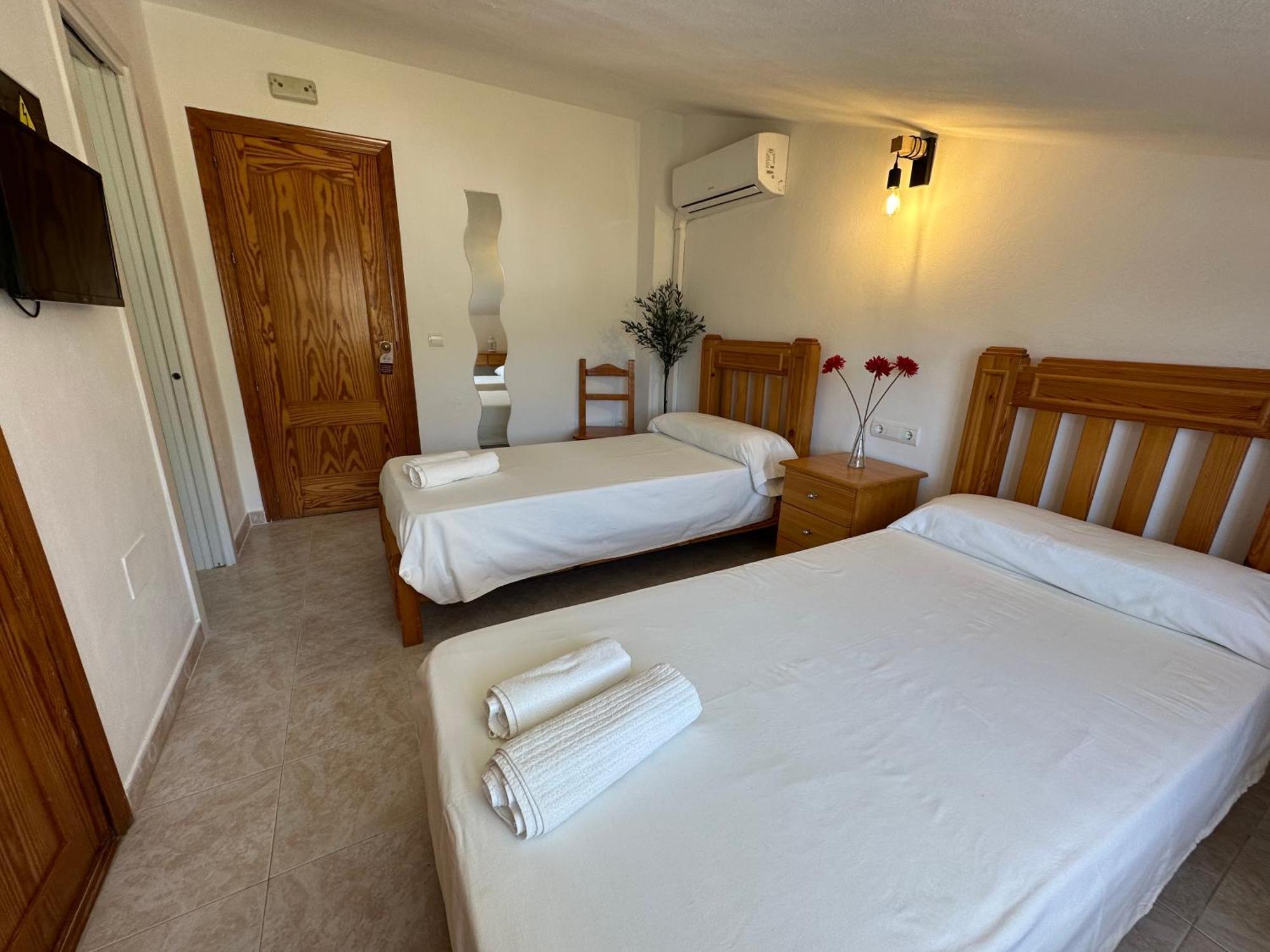 Hostal Sango Sierra De Las Nieves Alozaina エクステリア 写真